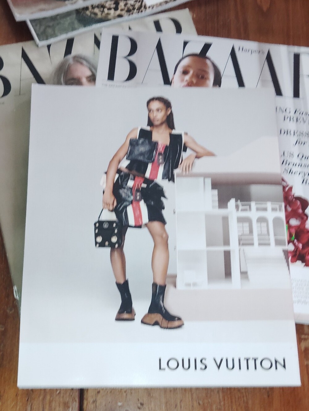 5 New Issues Harper's Bazaar Magazine Lot Dec 2022 - May 2023 - Picture 8 of 14